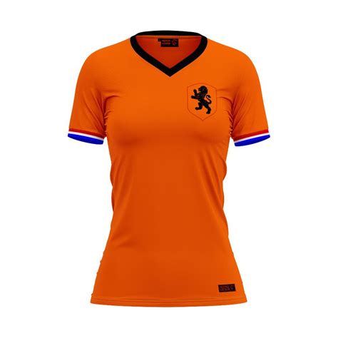 Vrouwenvoetbalwebshop.nl: Dames voetbalkleding online kopen.